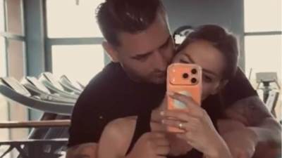  Darko Lazić sa suprugom pokazuje mišiće u teretani 