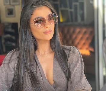  Poslednji put viđena na sahrani Dragana Lazića: Marina Gagić u provodu, s njom bio i ovaj voditelj  