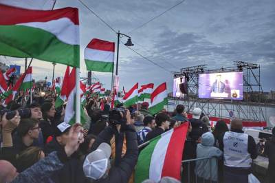  Politički zemljotres u Mađarskoj: Pristalice Petera Mađara se okupljaju u Budimpešti, bivši saveznik 