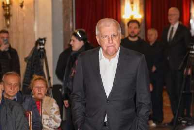  Pogledajte ko je sve došao na komemoraciju Dušku Vujoševiću: Legende se opraštaju od trenera 