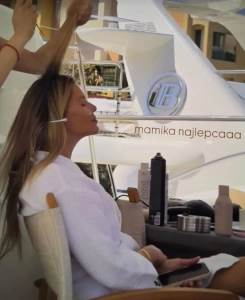  Počela svadba Meline Arnold i milionera: Sređivala se na jahti od 10.000.000, muž je ne ispušta iz ruku 