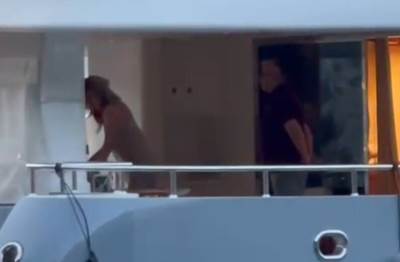  Melinu muž milioner gađao peškirom 