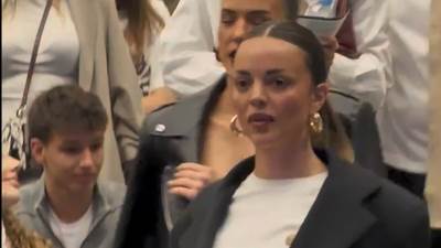  Skočila na noge zbog Jakova Jozinovića: Ćerka pjevača pala u sevdah, hit scena u Sava centru (Video) 