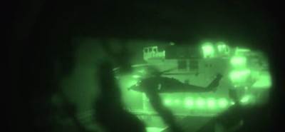  Pogledajte kako američki marinci upadaju na iranski brod: Konopcima se spustili iz helikoptera, obja 