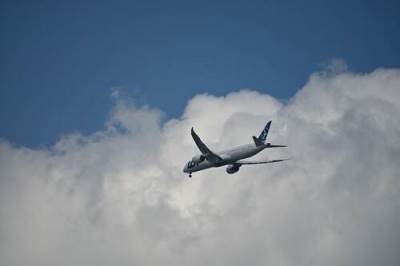  Avion poletio sa 155 putnika, a sletio sa 156 