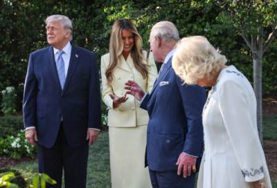 Melanija Tramp prekršila protokol sa britanskim kraljem 
