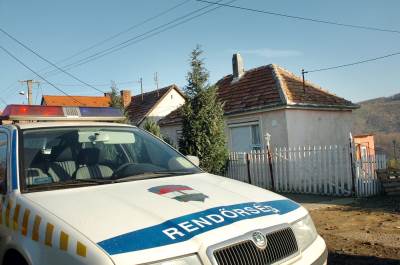  Autobus pun djece sletio s puta i udario u drvo, vozač nije preživio 