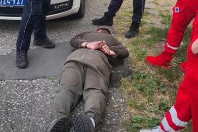  Uroš sekirom usmrtio dedu Svetozara, a prije toga otišao kod komšija: Uzeo sjekiru, pa krenuo u krva 
