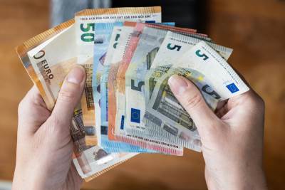  Ko najviše zarađuje u Evropi? Rang-lista neto zarada, jedna zemlja ubedljivo dominira 