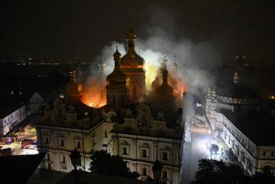  Kijevsko-pečerska lavra u plamenu: Požar u jednoj od najljepših pravoslavnih svetinja 