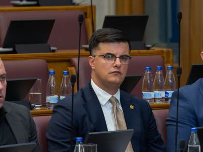  Aktivni požari na tri lokacije, vazduhoplovi MUP-a i Vojske angažovani na gašenju 