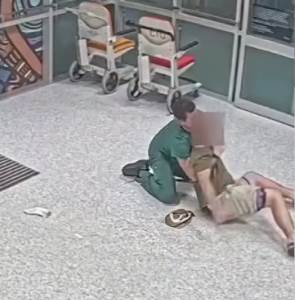  Medicinski tehničar iz Australije džiu-džitsuom savladao agresivnog pacijenta 