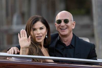  Džef Bezos kupio Liverpul: Udružio se sa osnivačem Fejsbuka i bogatim zetom 