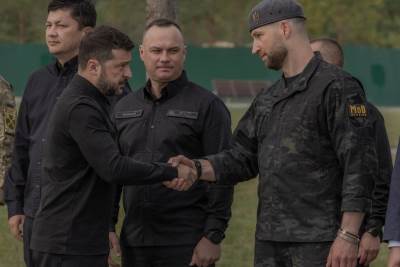  Zelenski odgovorio na poziv na izbore usred rata: Pozvao bivšeg specijalca koji je oslobodio Kijev i Zmijsko ostrvo 