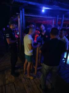  Ulcinj: Kontrolisano više od 300 osoba, devet uhapšeno, oduzet automobil 