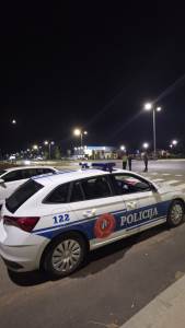  Uhapšen mladi vozač, pijan izazvao saobraćajnu nezgodu 