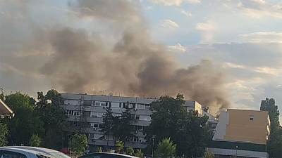  Veliki požar na Novom Beogradu: Gust oblak dima vidi se iz više djelova grada 