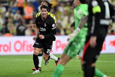  Dušan Vlahović odlučio veliki derbi Istanbula 