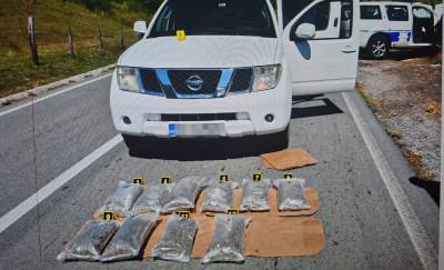  Potjera kod Bijelog Polja: Zaplijenjeno više od 11 kilograma marihuane, vozač pobjegao 