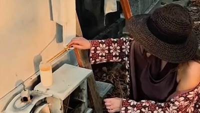  Ana Nikolić posetila grob Marine Tucaković nakon prozivki Bokija 13 
