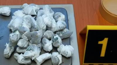  Krivična prijava protiv maloljetnice kod koje je pronađeno 35 pakovanja marihuane 