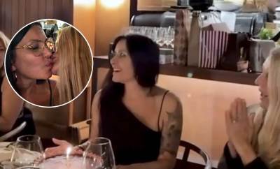  Elena se ljubi sa majkom Vericom Rakočević 