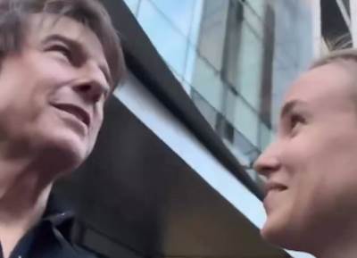  Tom Kruz sa obožavateljkom 