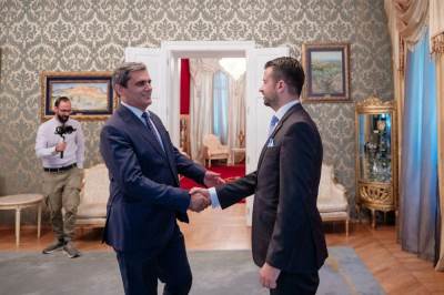  Kastratović i Šikmanović kandidati za ambasadore u Briselu i Londonu? 
