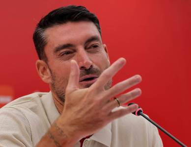  Albert Rijera bijesan: "Možda UEFA neće Zvezdu u Evropi" 
