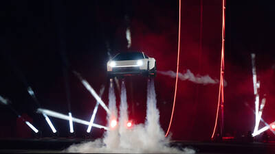  Predstavljen najluđi Tesla automobil ikad 
