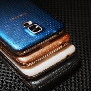  Zašto je Galaxy S5 napravljen od plastike 